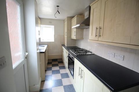 2 bedroom terraced house to rent, William Street, Blackpool FY3