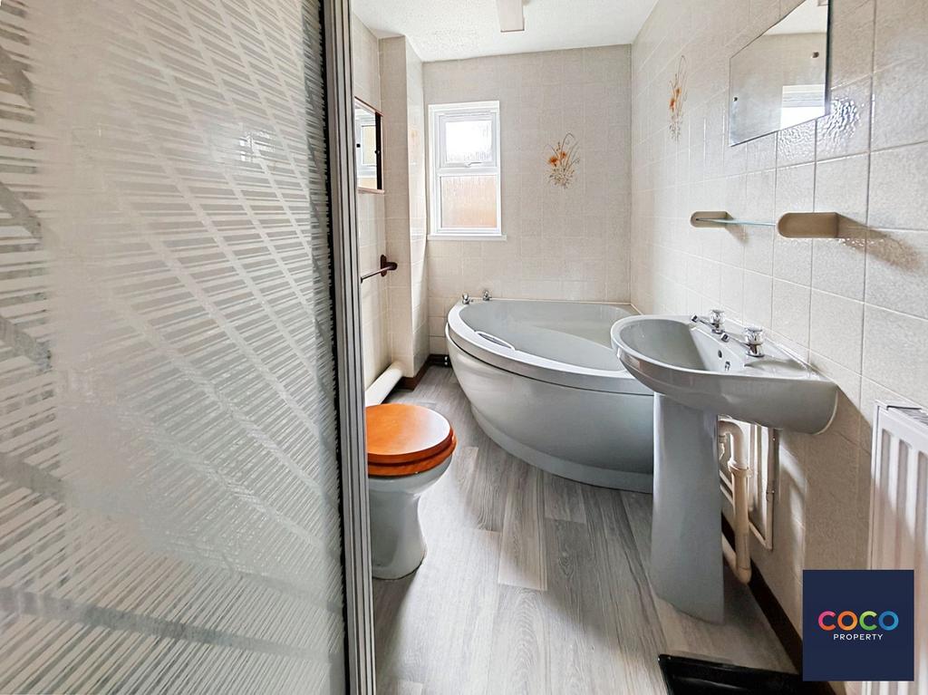 Bath &amp; Shower Room