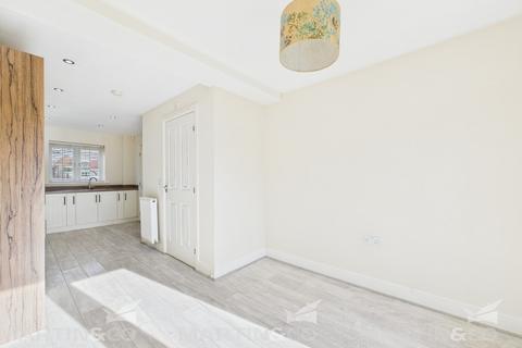 5 bedroom detached house for sale, South Street, Hyde Park