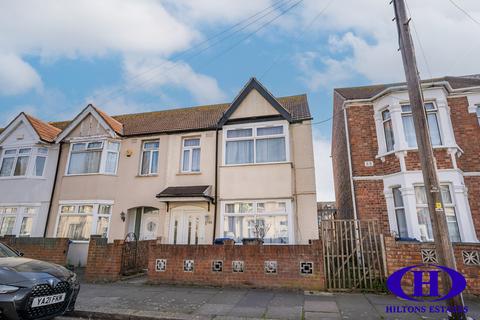 3 bedroom end of terrace house for sale, Hambrough Road, Southall