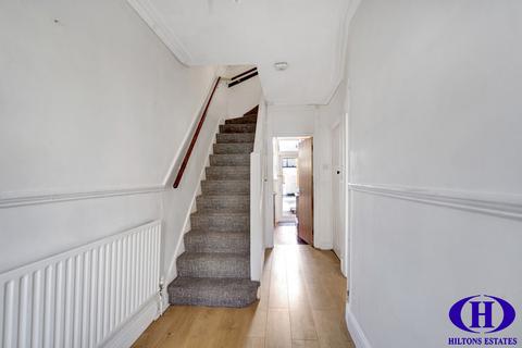 3 bedroom end of terrace house for sale, Hambrough Road, Southall