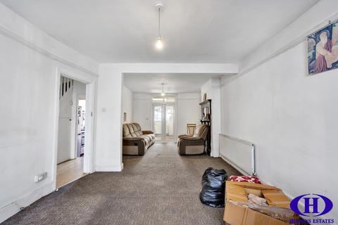 3 bedroom end of terrace house for sale, Hambrough Road, Southall