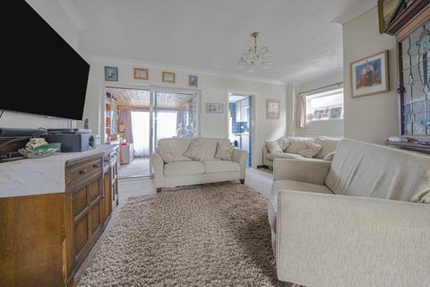 3 bedroom semi-detached house for sale, Goshawk Gardens, Hayes UB4