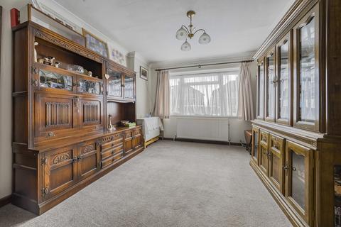 59 Goshawk Gardens, Hayes, UB4 8LB