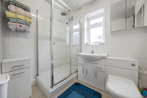 59 Goshawk Gardens, Hayes, UB4 8LB