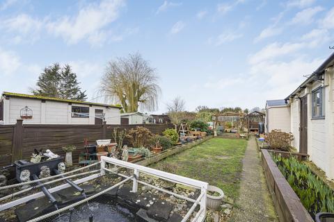 59 Goshawk Gardens, Hayes, UB4 8LB