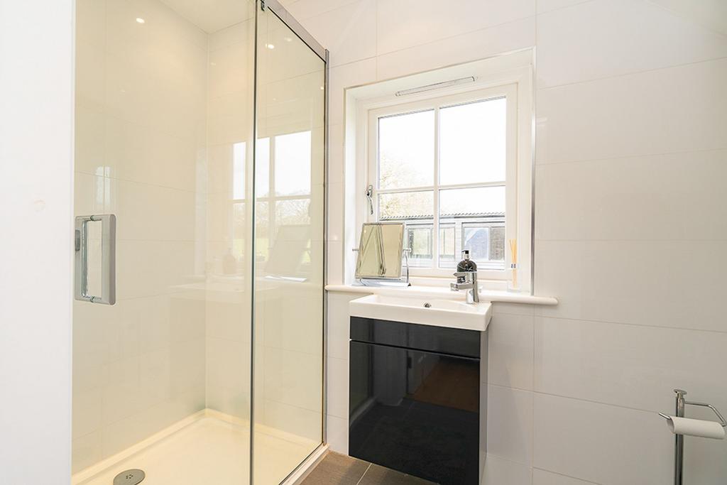Bedroom Four Ensuite