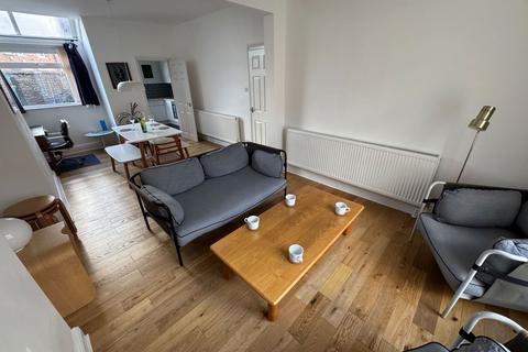 2 bedroom end of terrace house for sale, Cronshaw Street, Manchester M19