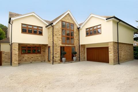 6 bedroom detached house for sale, Kilmington Close, Hutton Mount, Brentwood