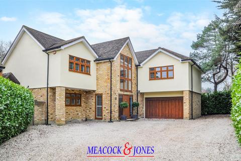 6 bedroom detached house for sale, Kilmington Close, Hutton Mount, Brentwood