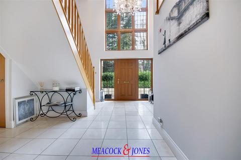 6 bedroom detached house for sale, Kilmington Close, Hutton Mount, Brentwood