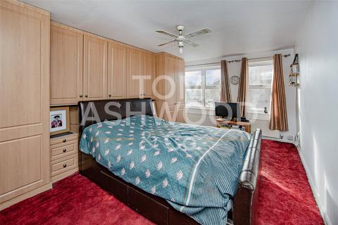 5 Langdon Road, London, E6 2QB