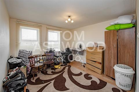 5 Langdon Road, London, E6 2QB