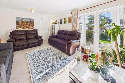 4 bedroom end of terrace house for sale, Waun Fach, Pentwyn, Cardiff, CF23 7BA