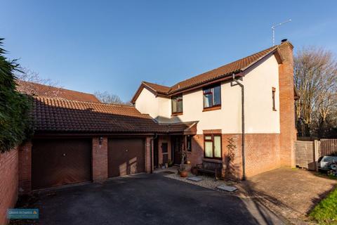 4 bedroom detached house for sale, Killams Crescent, Taunton