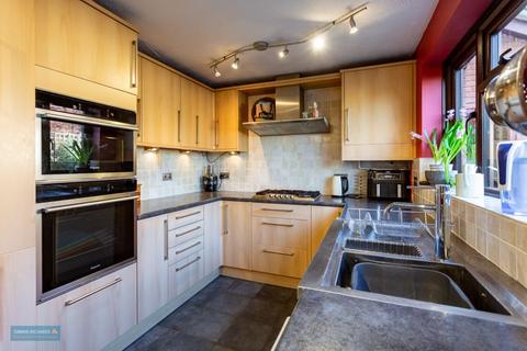 4 bedroom detached house for sale, Killams Crescent, Taunton