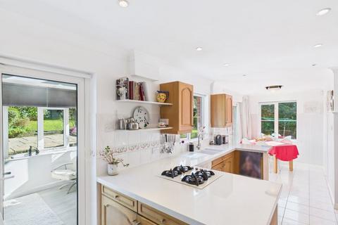 2 Dene Close, Chipstead, Coulsdon, CR5 3NW