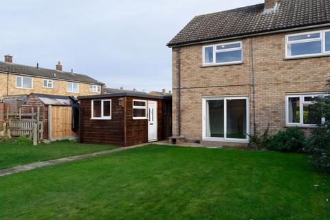 3 bedroom semi-detached house to rent, Sandwich Road, St. Neots