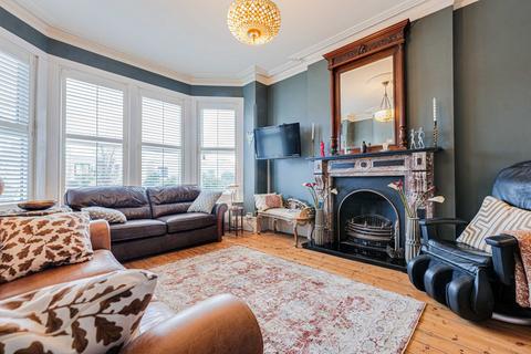 2 bedroom apartment for sale, Britannia Road, Westcliff-on-sea, SS0