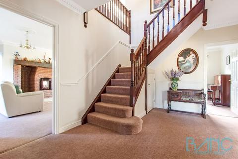 9 The Asters, Cheshunt, Waltham Cross, EN7 6SD