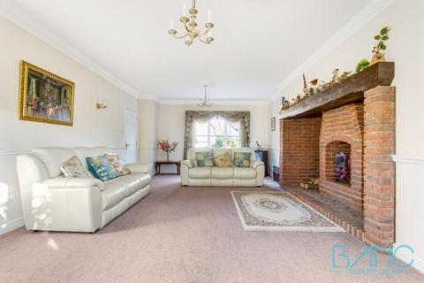 9 The Asters, Cheshunt, Waltham Cross, EN7 6SD