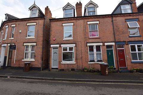4 bedroom terraced house to rent, Drayton Street, Nottingham