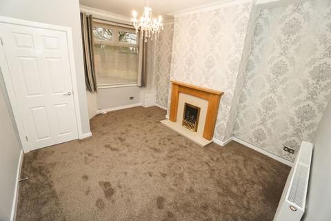 2 bedroom end of terrace house to rent, Bosworth Street, Horwich