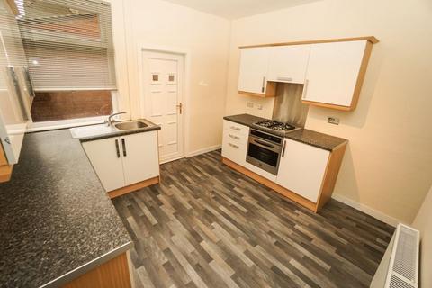 2 bedroom end of terrace house to rent, Bosworth Street, Horwich