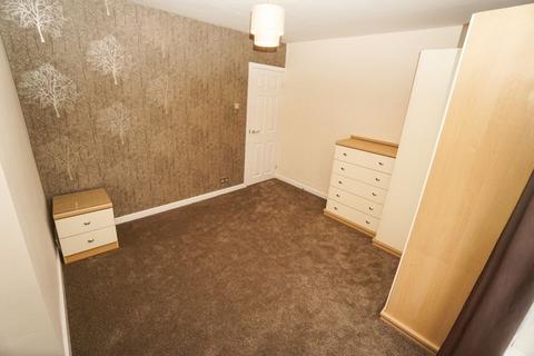 2 bedroom end of terrace house to rent, Bosworth Street, Horwich