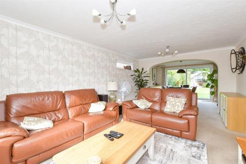 4 bedroom detached house to rent, Glebelands Pulborough RH20