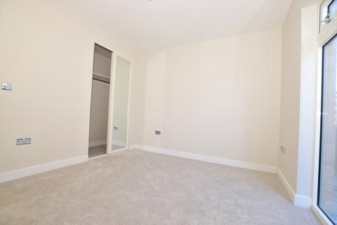 1 bedroom apartment to rent, Station Road Horsham RH13