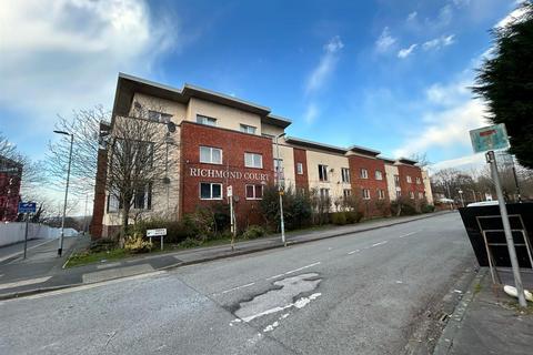 3 bedroom semi-detached house to rent, Richmond Court, 50 North George Street, Salford