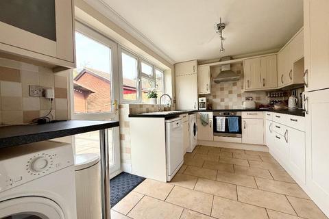 4 bedroom detached house for sale, Woodmere, Barton Hills, Luton, Bedfordshire, LU3 4DN