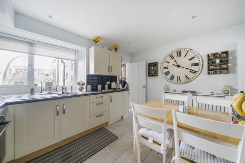 2 bedroom end of terrace house for sale, North Street, Martock, Somerset, TA12