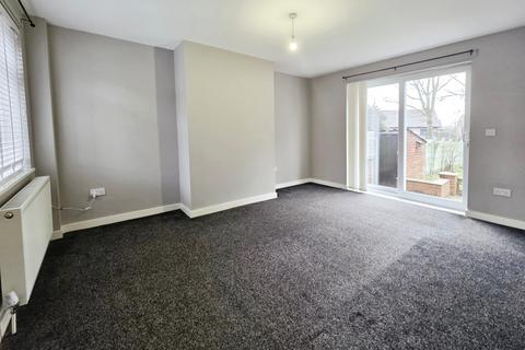 3 bedroom end of terrace house to rent, Wordsworth Road, Swinton