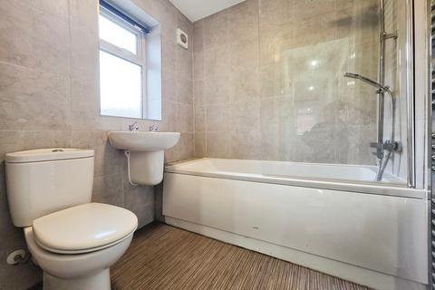 3 bedroom end of terrace house to rent, Wordsworth Road, Swinton