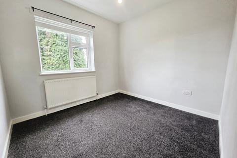 3 bedroom end of terrace house to rent, Wordsworth Road, Swinton