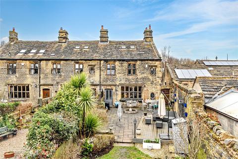 4 bedroom semi-detached house for sale, Woodhall Hills, Calverley, Pudsey, Leeds