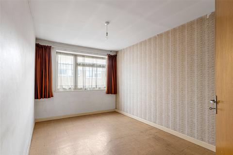 2 bedroom flat for sale, Windfield, Leatherhead, Surrey, KT22