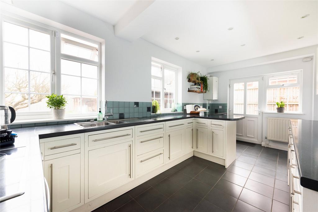 Kitchen/Breakfast Rm