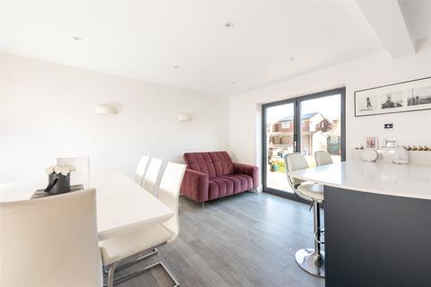12 Alma Farm Road, Toddington, Dunstable, LU5 6BG