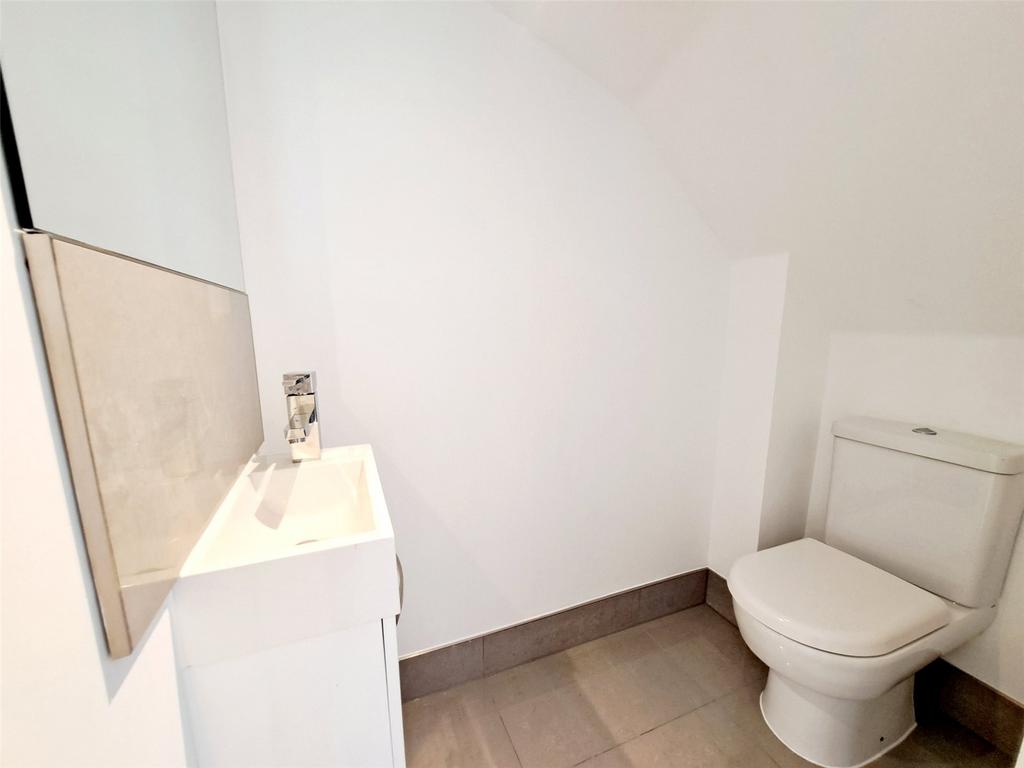 Cloakroom/Wc