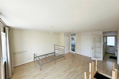 Flat 22, Concord House Coombe Road, New Malden, KT3 4RJ