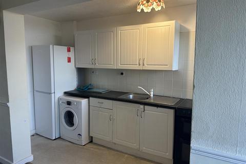 2 bedroom flat to rent, Kenilworth Court, Washington