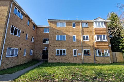 1 bedroom flat to rent, Bond Road, Rainham