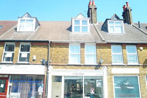 2 bedroom flat to rent, High Street, Rainham