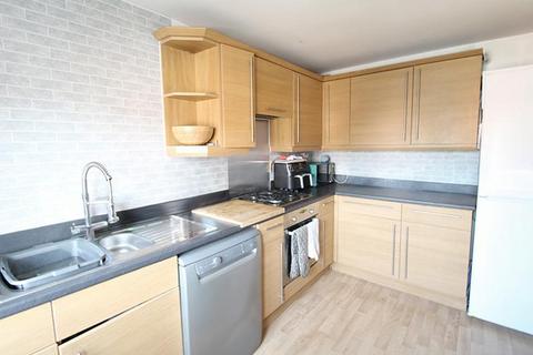 3 bedroom terraced house for sale, Henzel Croft, Brierley Hill