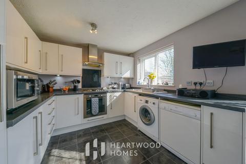 27 Harvesters, St Albans, AL4 9QU