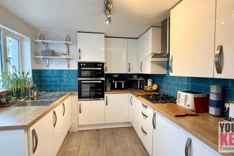 4 bedroom terraced house for sale, Victoria Road, Folkestone, Kent, CT19 5AT