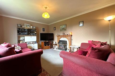 3 bedroom semi-detached house for sale, Morgans Close, Coddington, Newark